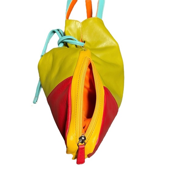 ili Color Block Leather Drawstring Shoulder Bag - Picture 6 of 10